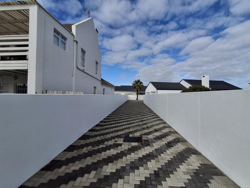 3 Bedroom Property for Sale in Golden Mile Western Cape